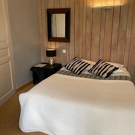 Σπίτι διακοπών La Maison Bleue Canelle Laval-Roqueceziere