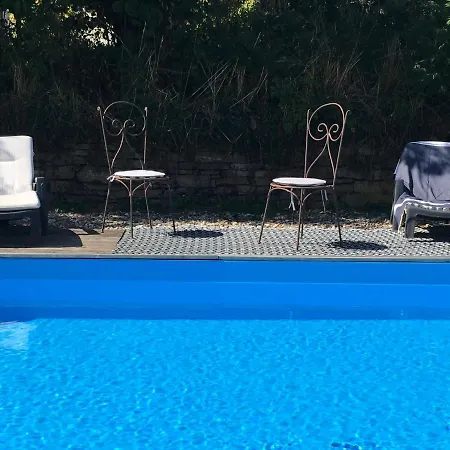 La Maison Bleue Canelle Ferienhaus *