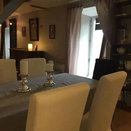 La Maison Bleue Canelle