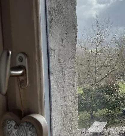 Ferienhaus La Maison Bleue Canelle Laval-Roqueceziere