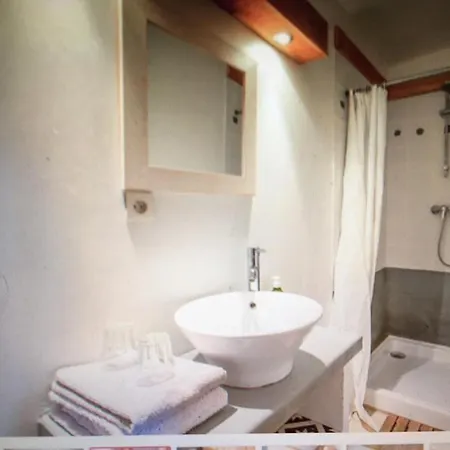 La Maison Bleue Canelle