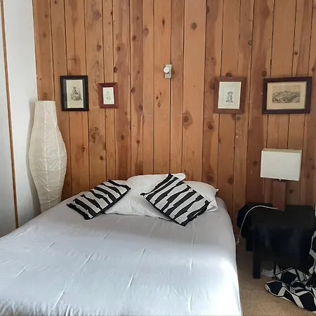 La Maison Bleue Canelle Ferienhaus *