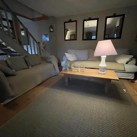 La Maison Bleue Canelle *