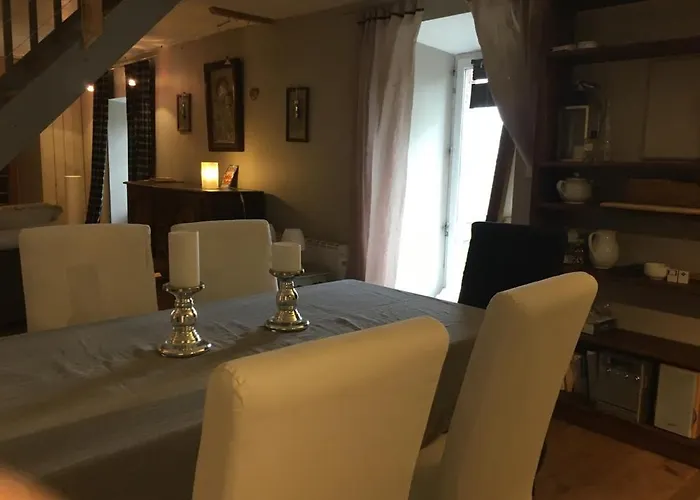 La Maison Bleue Canelle