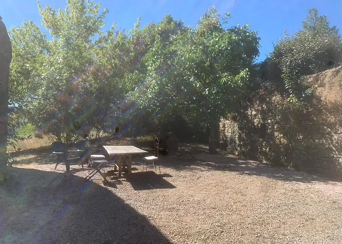 La Maison Bleue Canelle Laval-Roqueceziere