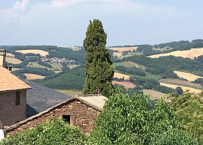 La Maison Bleue Canelle * Laval-Roqueceziere